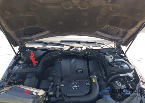 2013 Mercedes-Benz C 250 Sport z USA, uszkodzony, nr VIN WDDGF4HB7DA783351